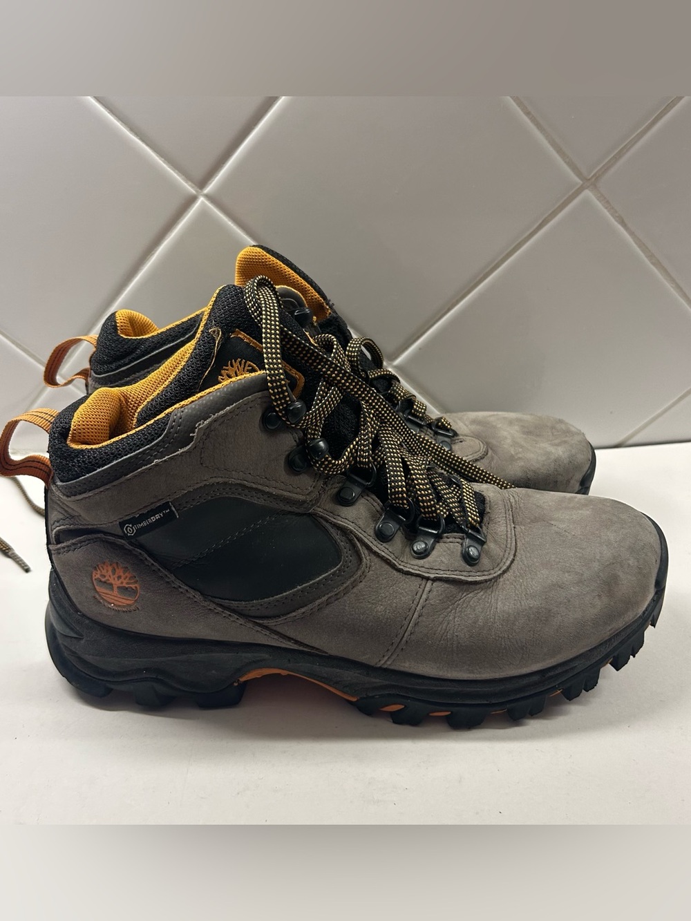Timberland Mt. Maddsen Hiking Boots Mens Gray Leather Lace-Up Waterproof Sz 8.5